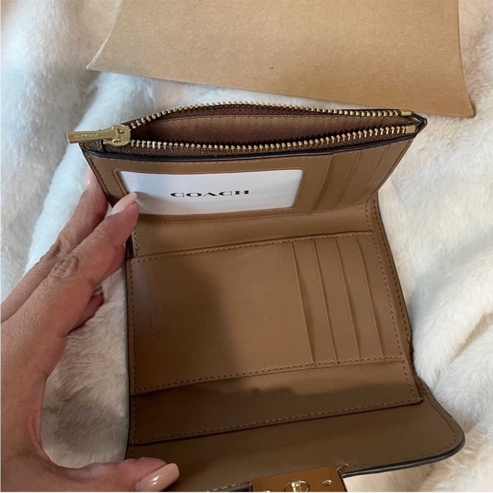 NEW Coach Medium Grace Wallet Signature Canvas Cream Brown Leather Gold Logo - Picture 3 of 3